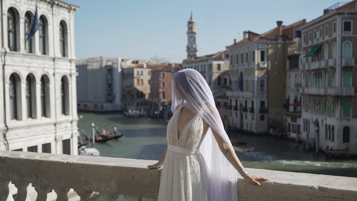 Picture in Venice before applying Poetry video color grading LUTS