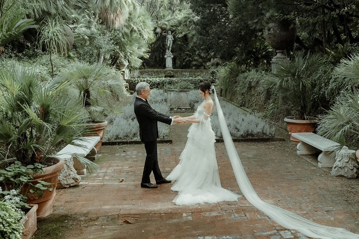Wedding Videographer filming a Luxury Destination Wedding in Villa Astor Sorrento