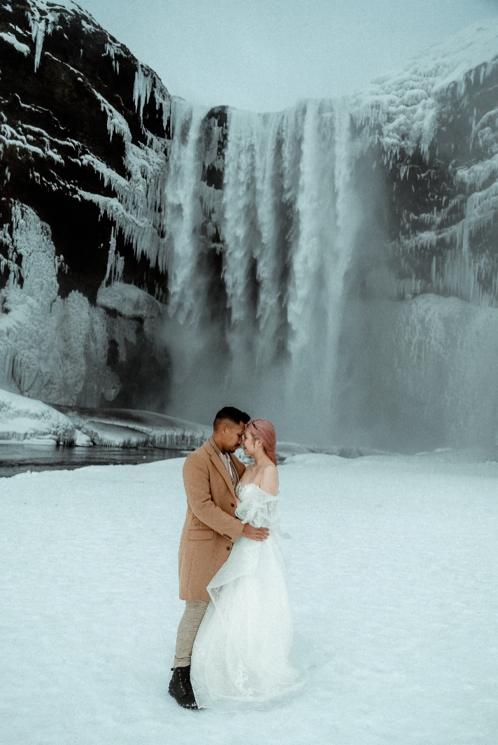 Testimonial picture from an Elopement in Iceland