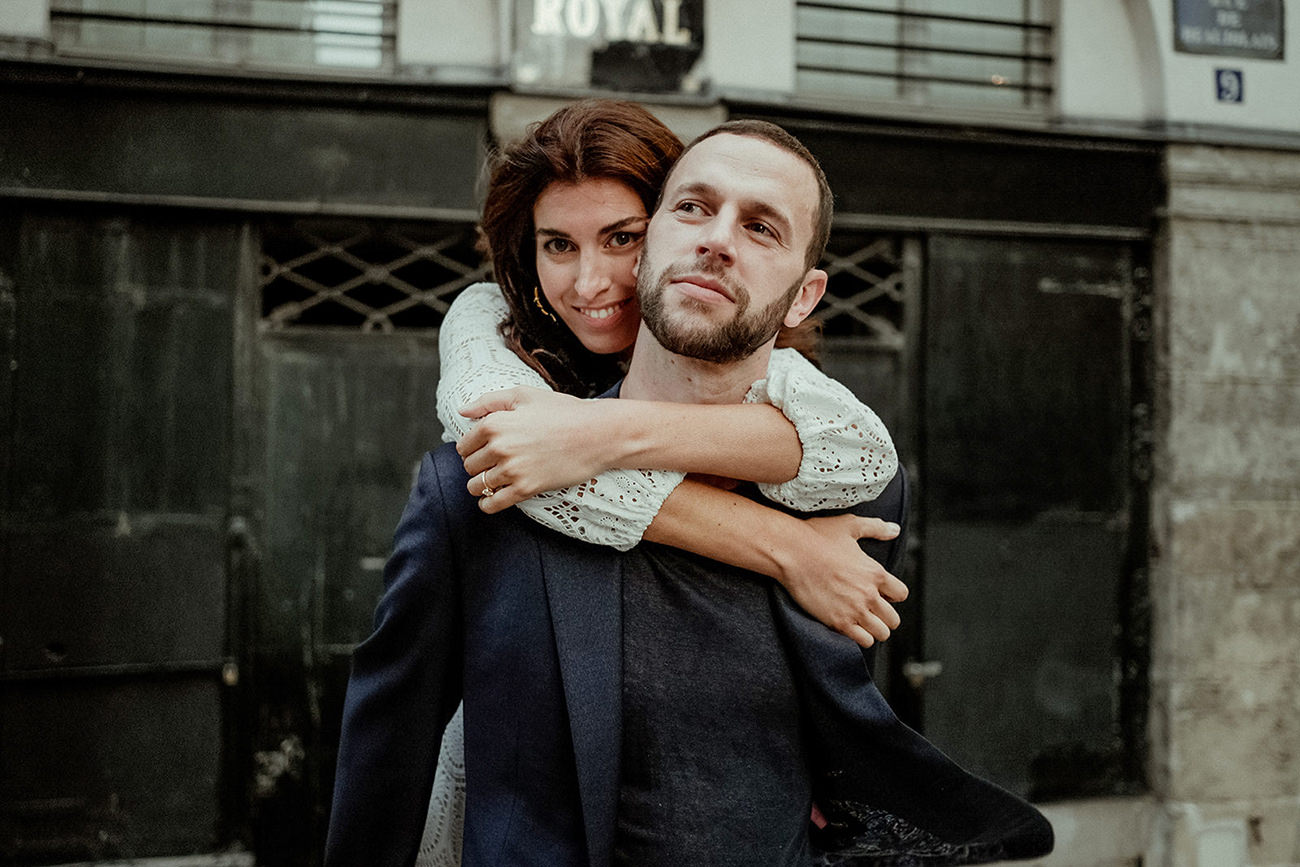Couple in love hugging in the streets of Paris