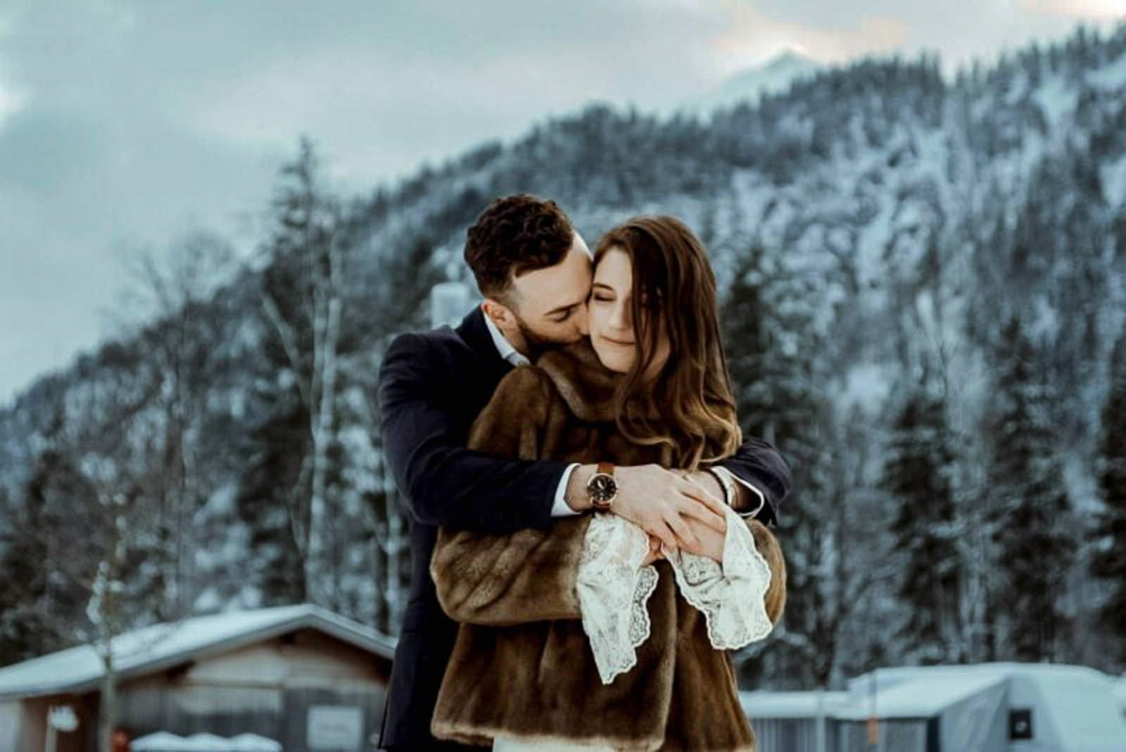 Austrian Alps wedding videographer filming winter elopement in Lake Achensee Tirol