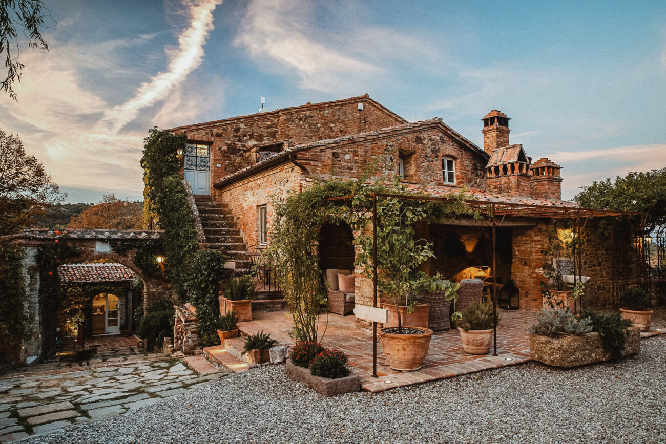 Detail from the space hosting guests at Lupaia in Tuscany